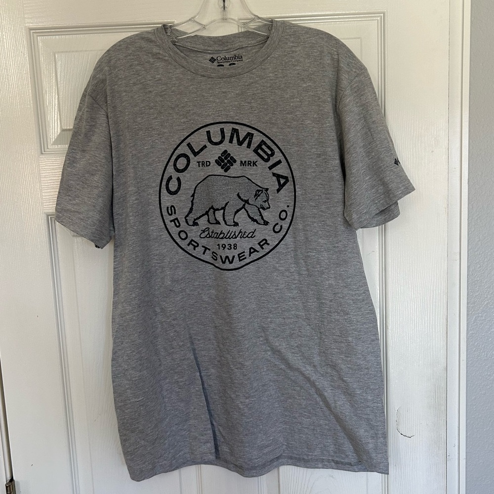Columbia Sportswear Co. 1938 Solid T-Shirt Gray // Size: L